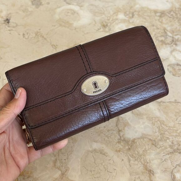 Fossil Maddox Tri-Fold Leather Wallet - Picture 4 of 16